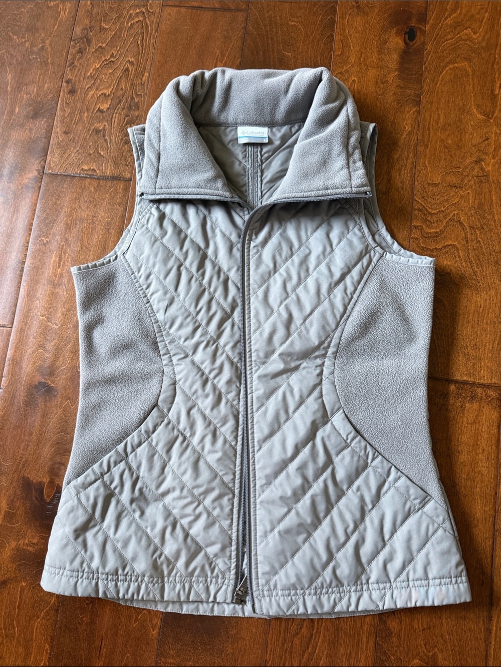 Columbia Women's Light Gray Quilted & Fleece Vest